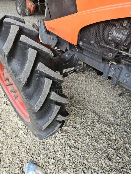 Kubota m130x