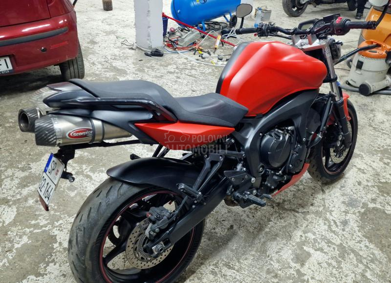 Yamaha FZ6