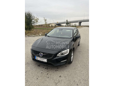 Volvo V60 D2