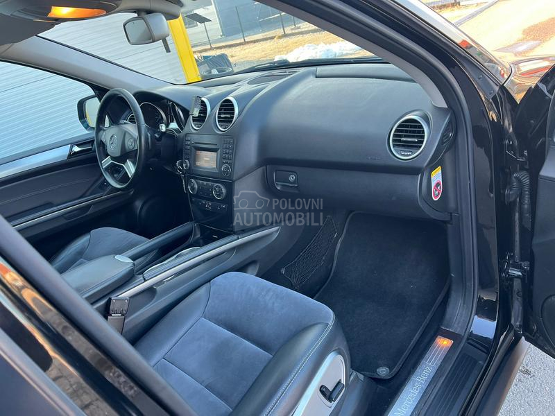 Mercedes Benz ML 320 