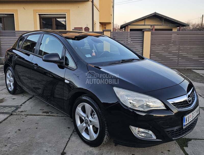 Opel Astra J 