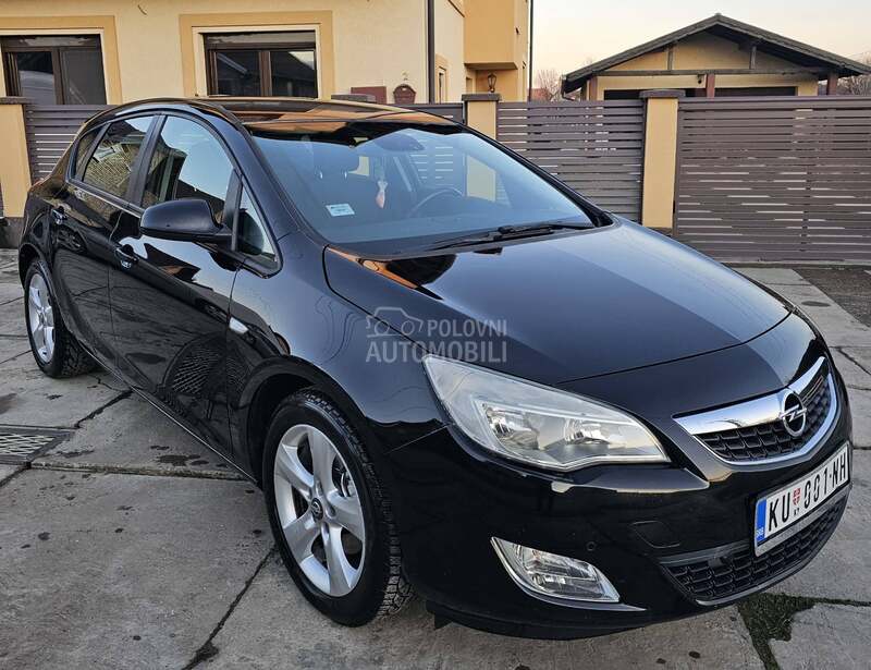 Opel Astra J 