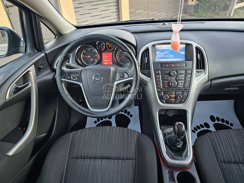 Opel Astra J 