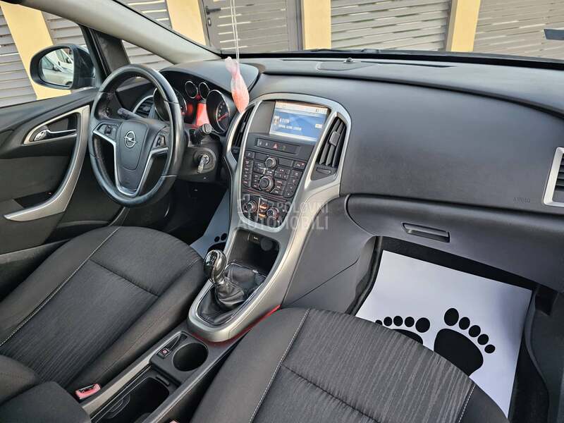 Opel Astra J 