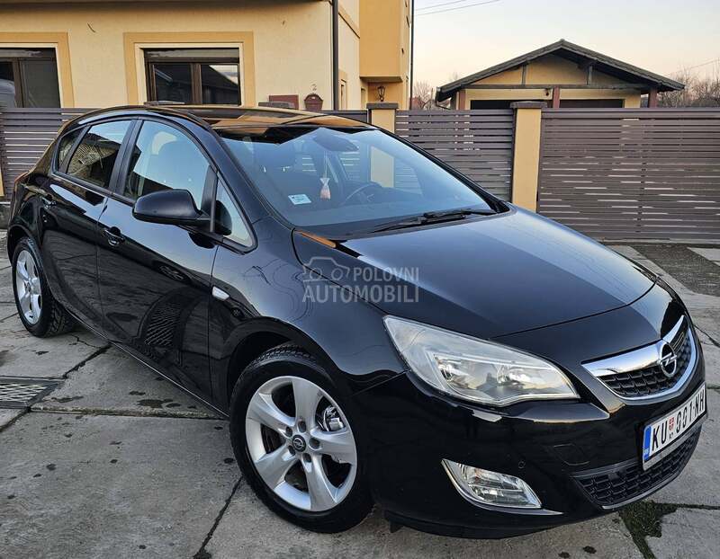 Opel Astra J 