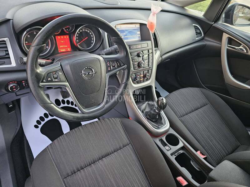 Opel Astra J 