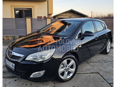 Opel Astra J 