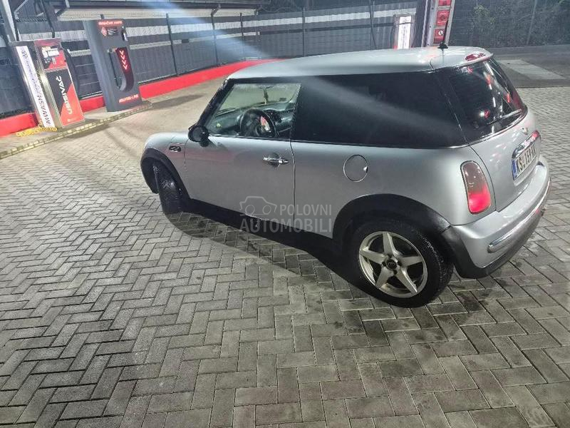MINI Cooper 1.6