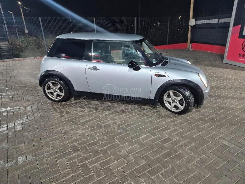 MINI Cooper 1.6