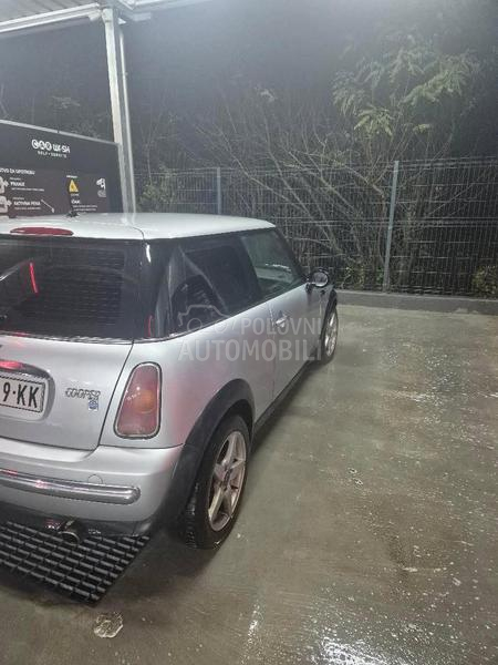 MINI Cooper 1.6