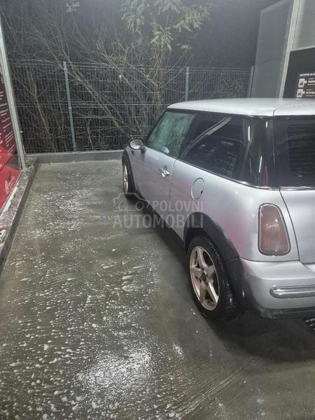 MINI Cooper 1.6