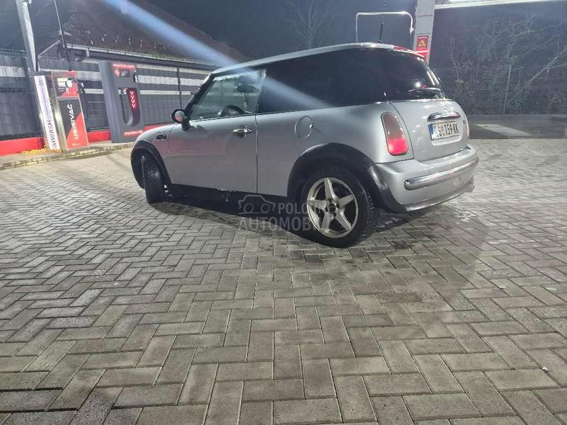 MINI Cooper 1.6