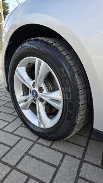 Ford Focus 1.6 TITANIUM