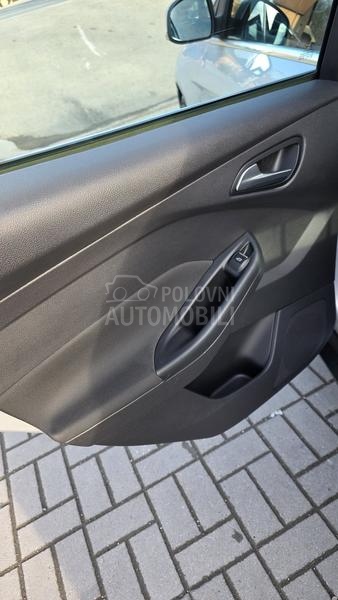 Ford Focus 1.6 TITANIUM