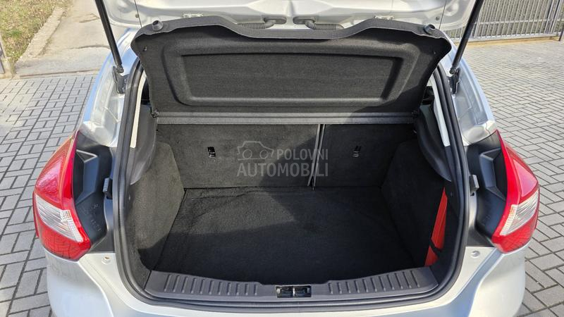 Ford Focus 1.6 TITANIUM