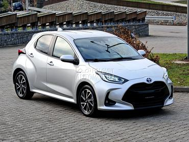 Toyota Yaris 1.5 HYBRID CH NOV