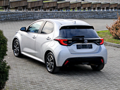 Toyota Yaris 1.5 HYBRID CH NOV