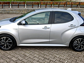 Toyota Yaris 1.5 HYBRID CH NOV
