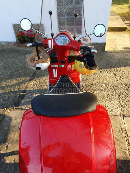 Vespa GT 250
