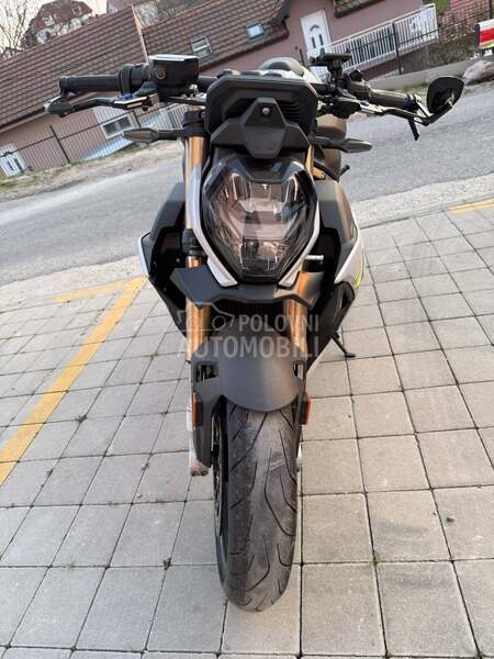 BMW S1000R