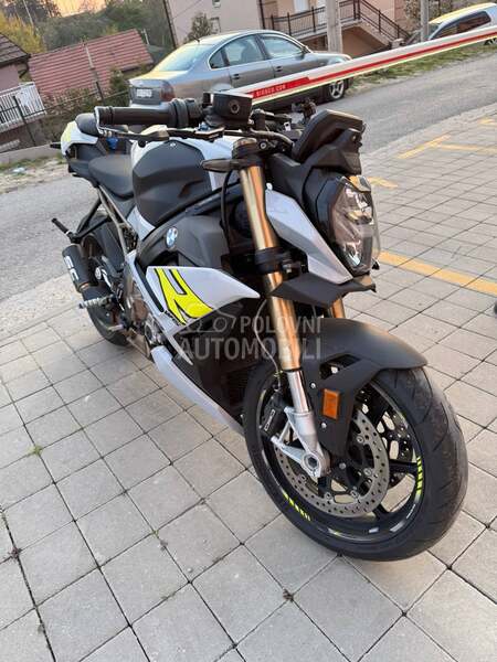 BMW S1000R