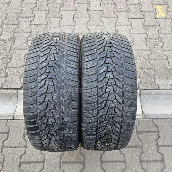 Hankook 245/45 R19 Zimska