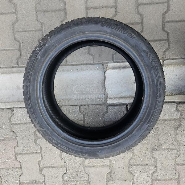 Hankook 245/45 R19 Zimska