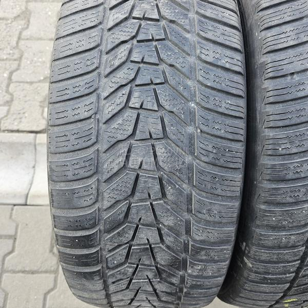 Hankook 245/45 R19 Zimska