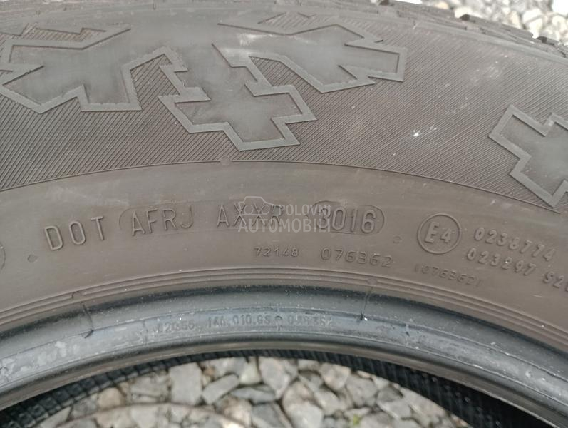 Continental 235/60 R17 Zimska