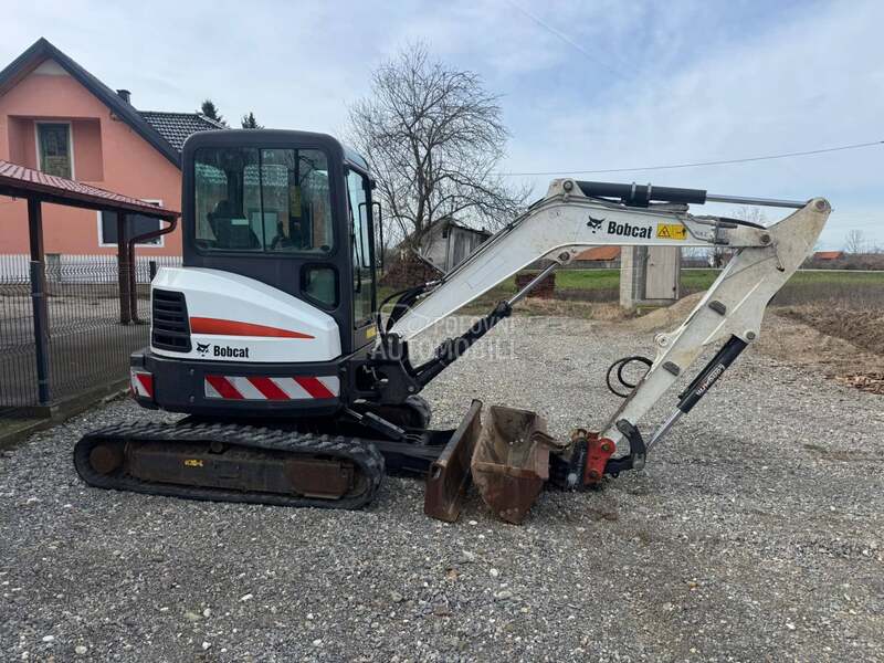 Bobcat E35 2017god.