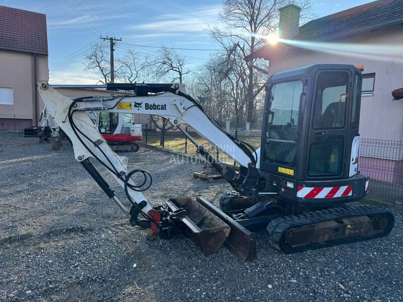 Bobcat E35 2017god.