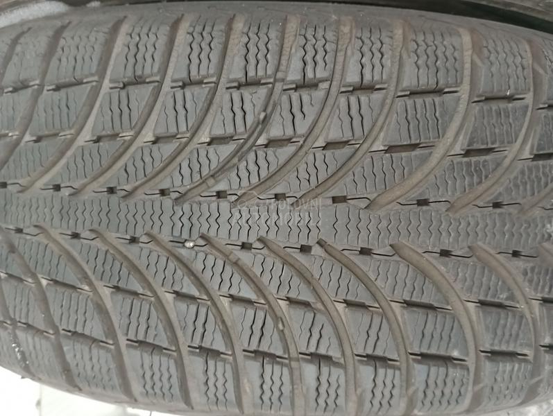 Michelin 215/70 R16 Zimska