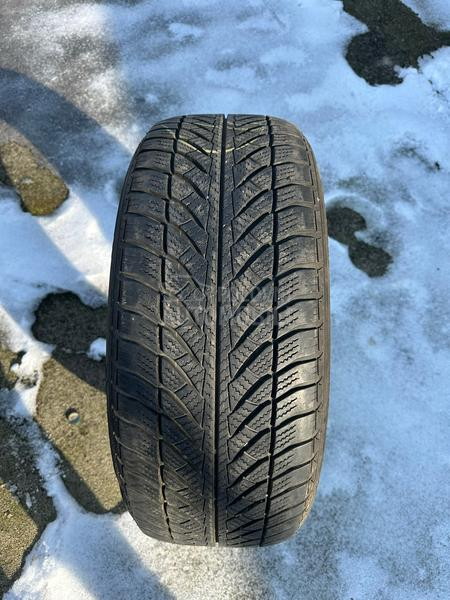 Goodyear 225/55 R17 Zimska
