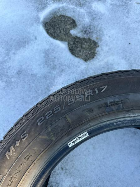 Goodyear 225/55 R17 Zimska