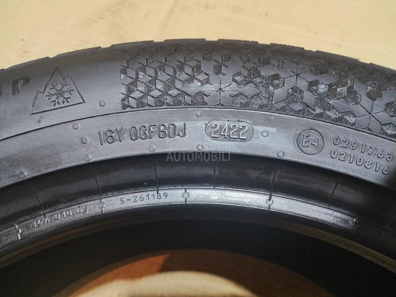 Continental 215/60 R17 Zimska