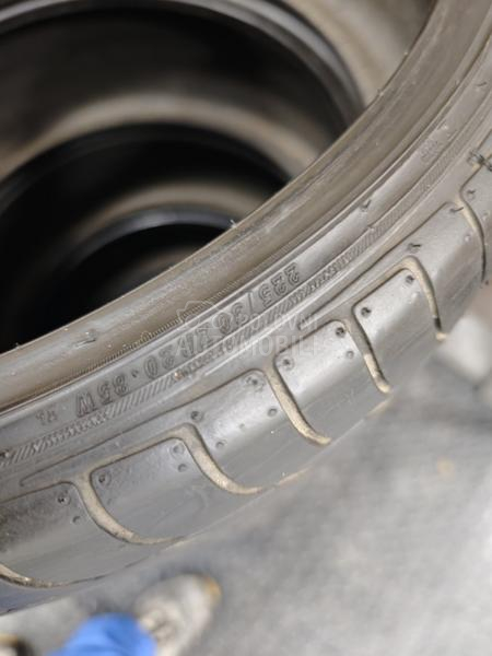 Achilles 225/30 R20 Letnja