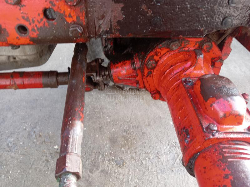 Belarus 82 sa prednjom vucom