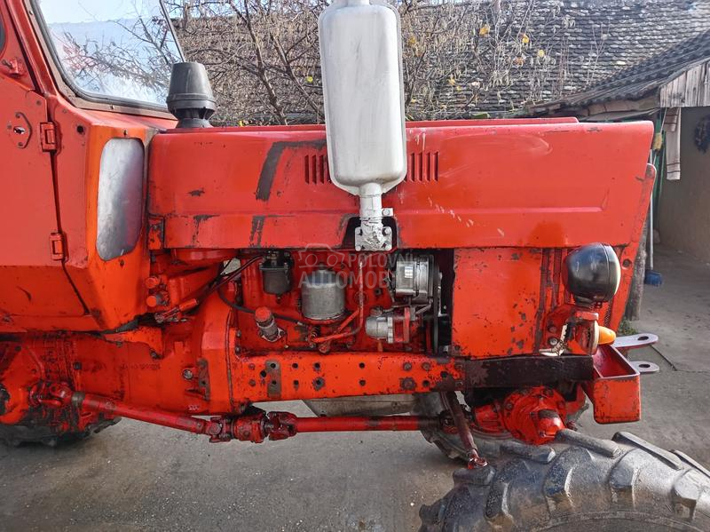 Belarus 82 sa prednjom vucom