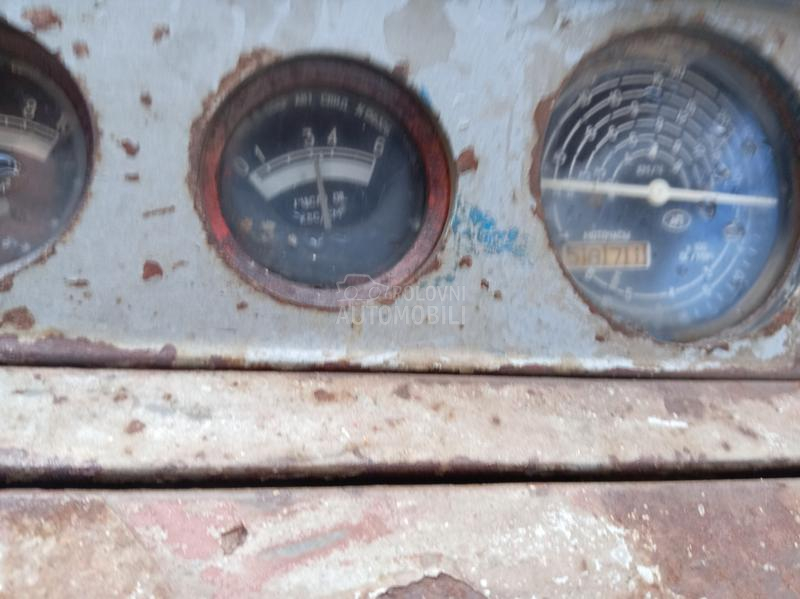 Belarus 82 sa prednjom vucom