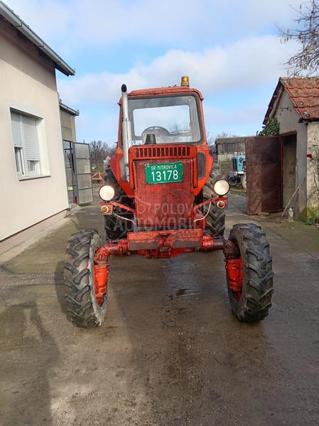 Belarus 82 sa prednjom vucom