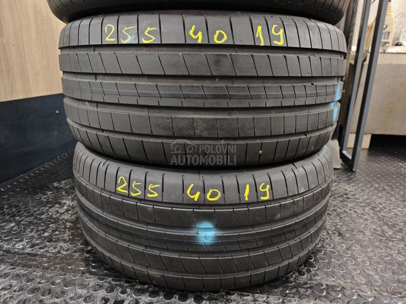 Goodyear 255/40 R19 Letnja