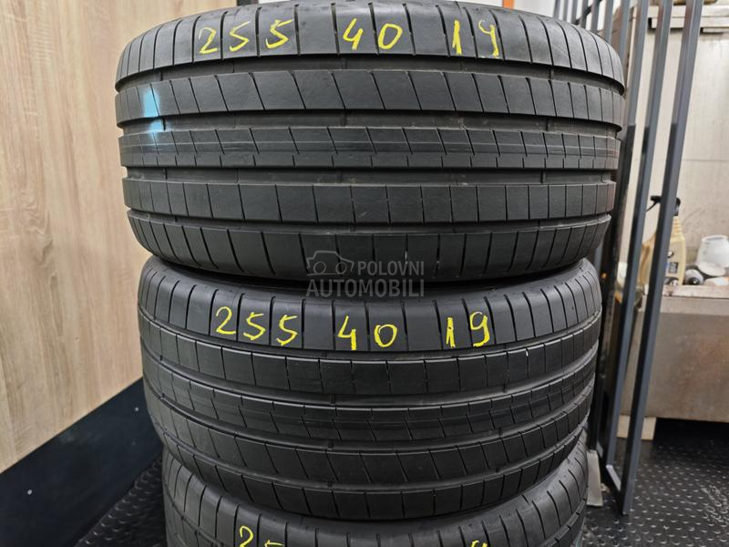 Goodyear 255/40 R19 Letnja