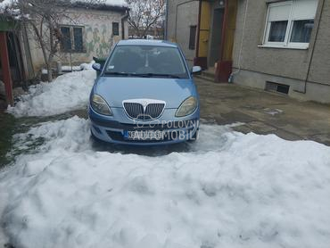 Lancia Ypsilon 1.2  b e n z i n