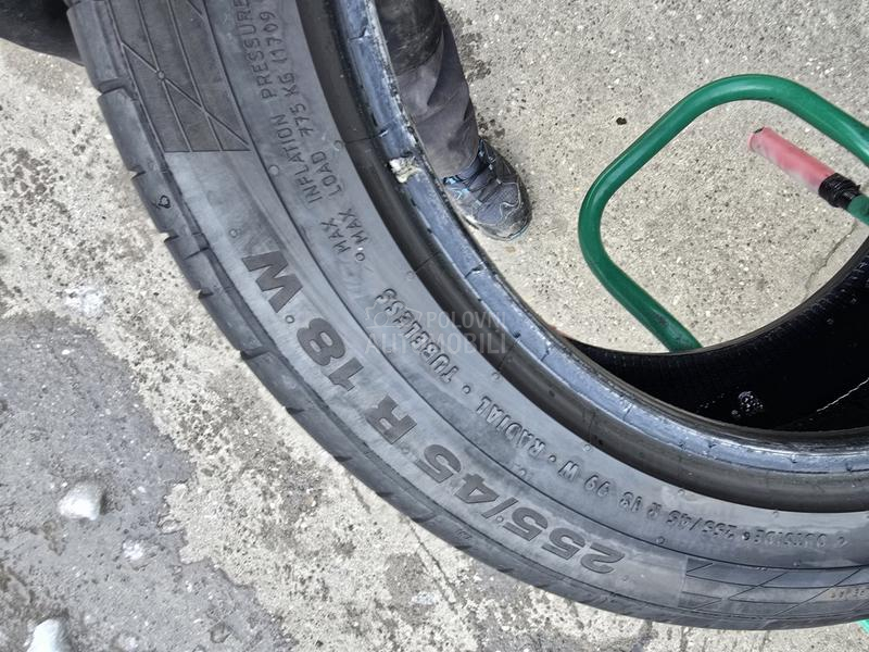 Continental 255/45 R19 Letnja