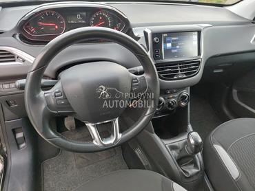 Peugeot 208 1.2B 5VR.STYLE NOW