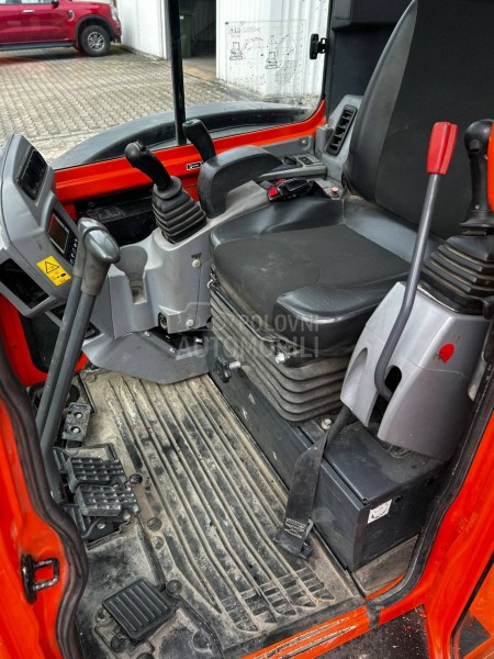 Kubota U55