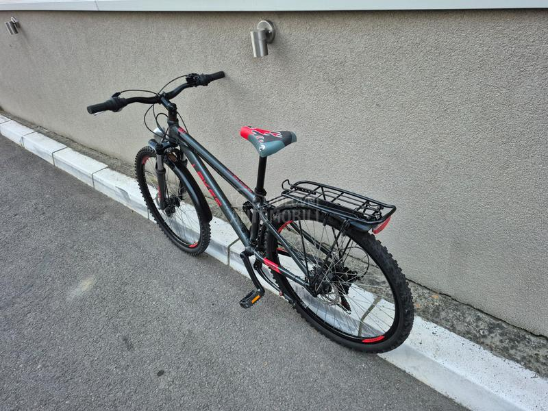 Lakes Flexx 140 street