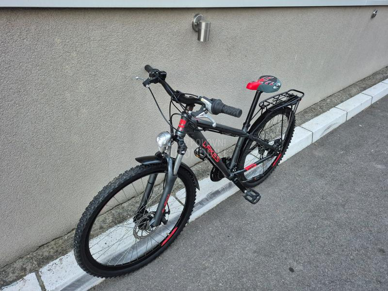 Lakes Flexx 140 street