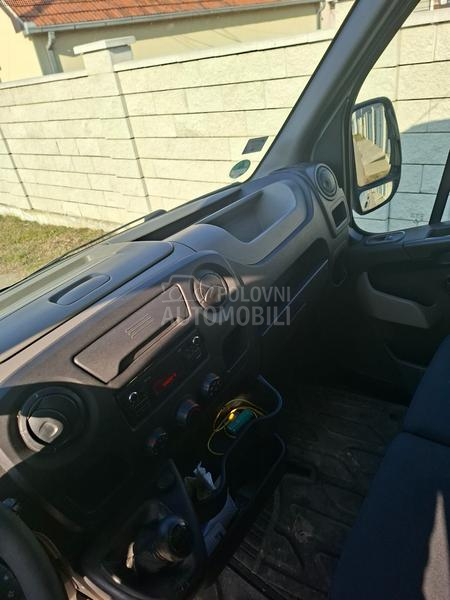 Renault Master 2.3