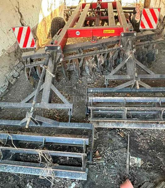 Tanjirača Komerc V24